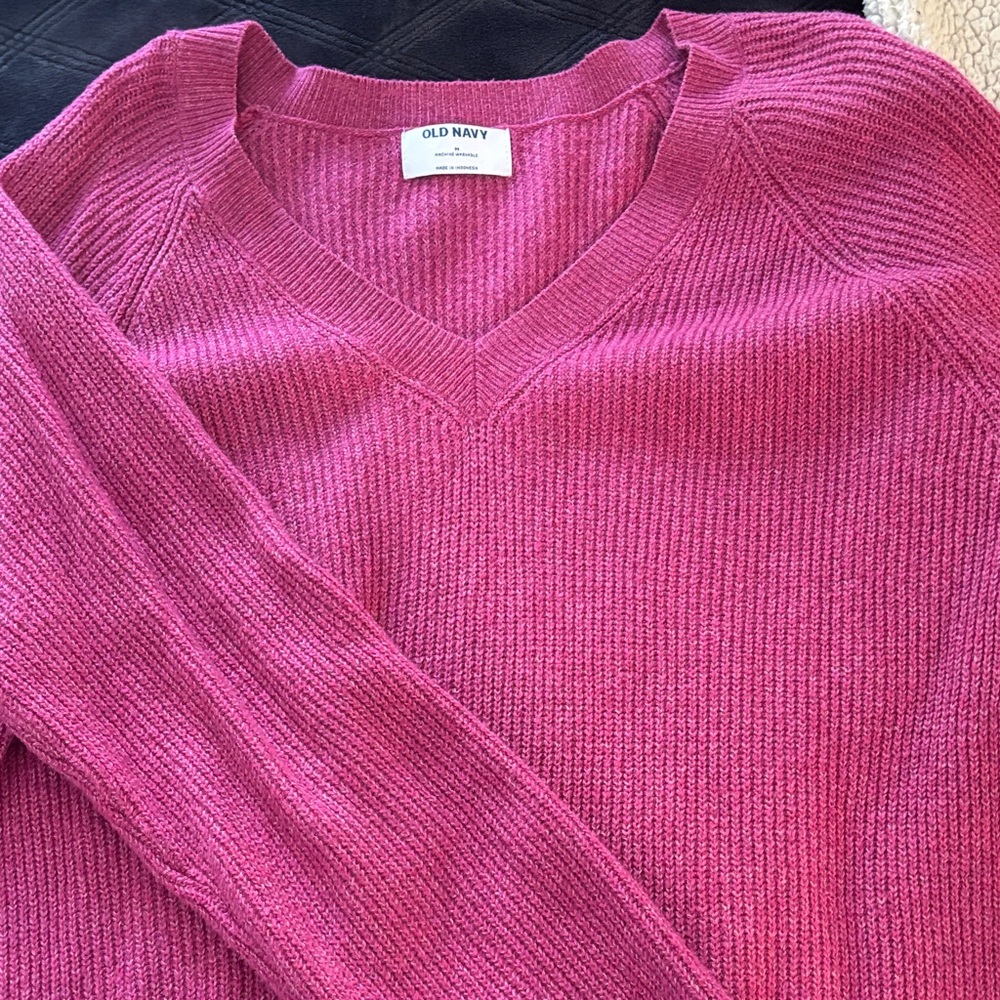 Pink old navy v neck